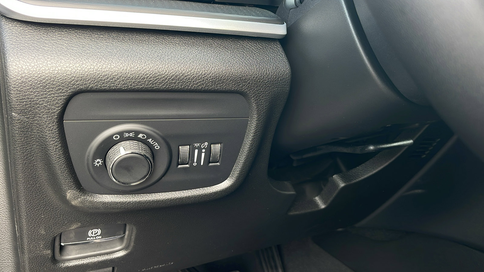 2025 Jeep Grand Cherokee Laredo photo 19