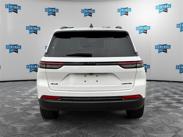 2025 Jeep Grand Cherokee Limited photo 2