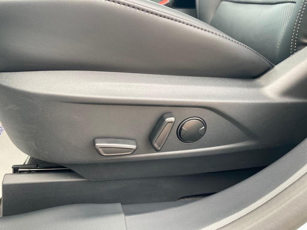2025 Ford Mustang Mach-E Premium photo 12