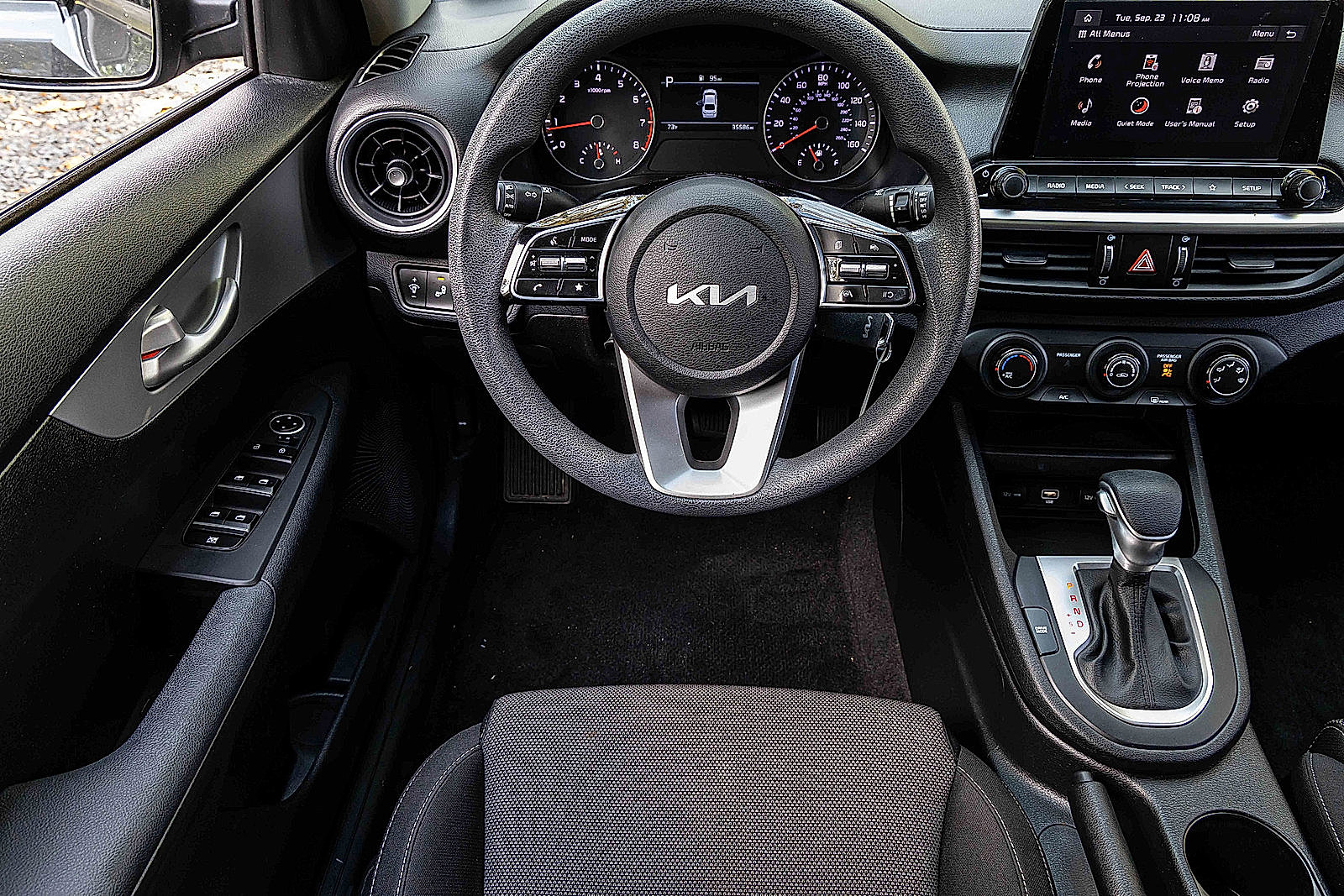 2023 Kia Forte LXS photo 17