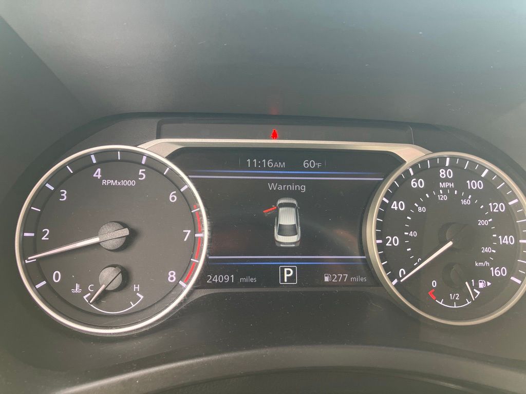 2022 Nissan Sentra SR photo 12