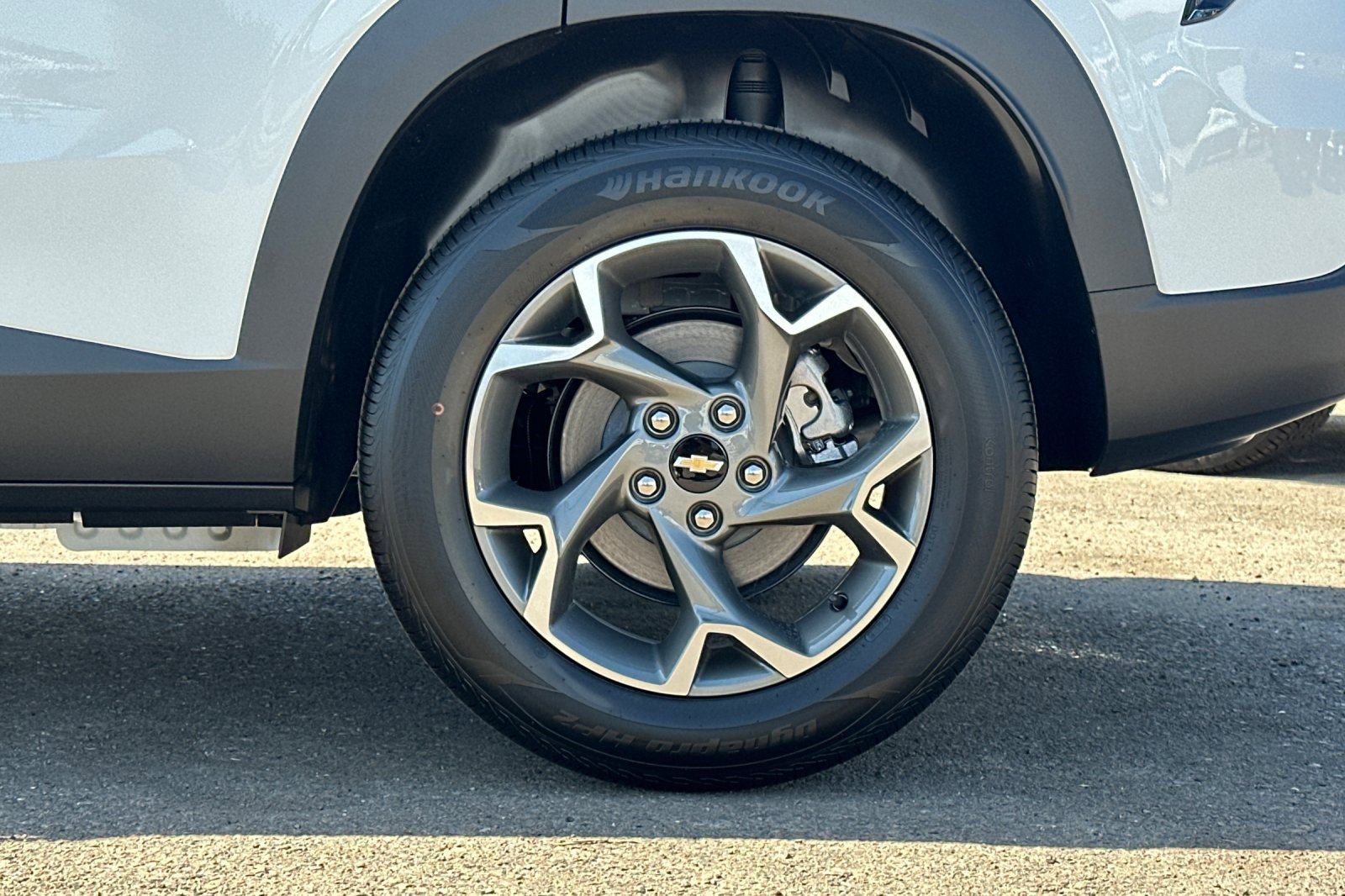 2025 Chevrolet Trax photo 23