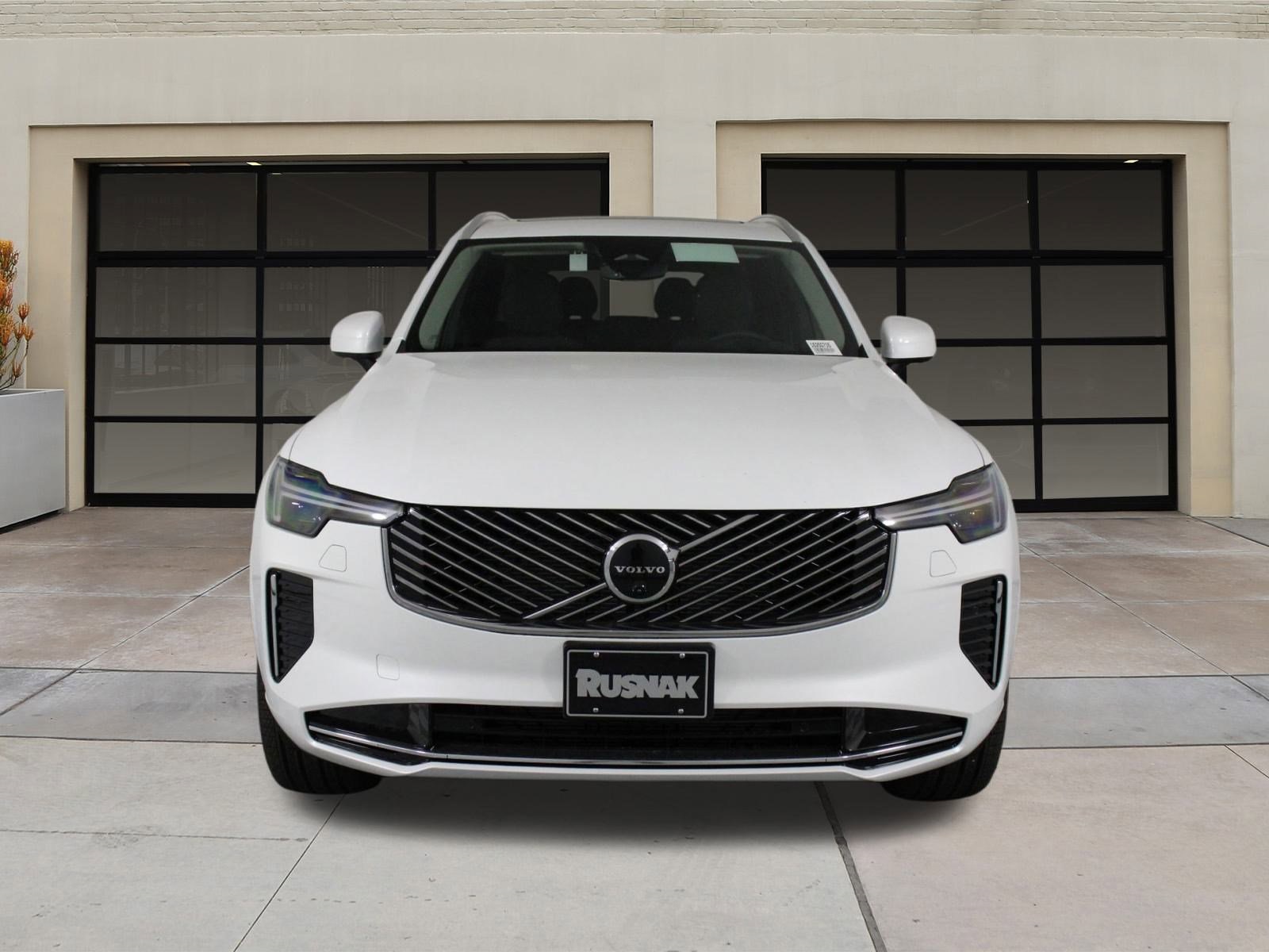 2025 Volvo XC90 Plus photo 2