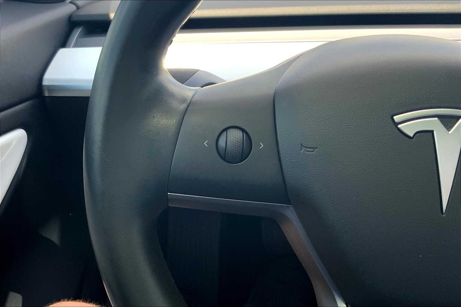 2019 Tesla Model 3 Standard Range photo 20