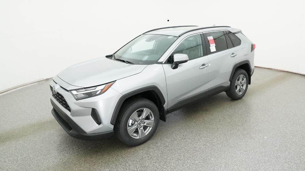 2025 Toyota RAV4 XLE's photo