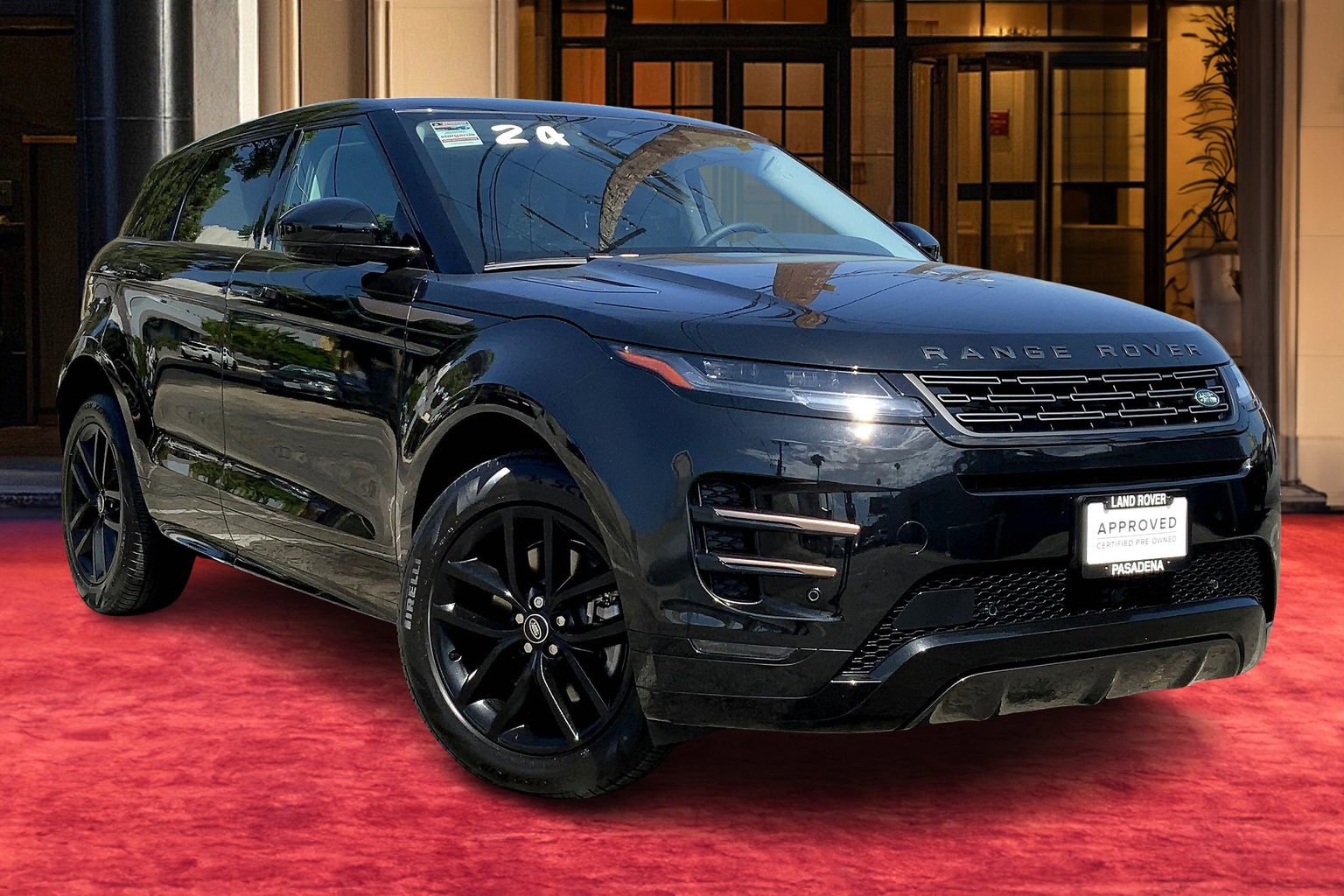 2024 Land Rover Range Rover Evoque Dynamic SE photo 2