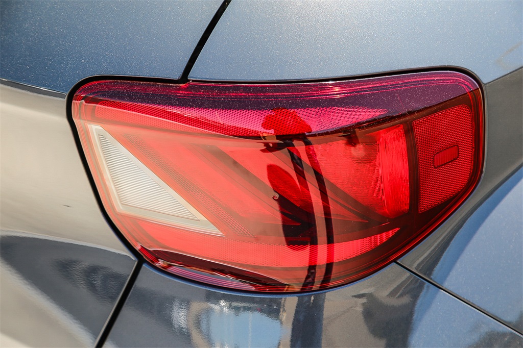 2025 Hyundai Venue SEL photo 7