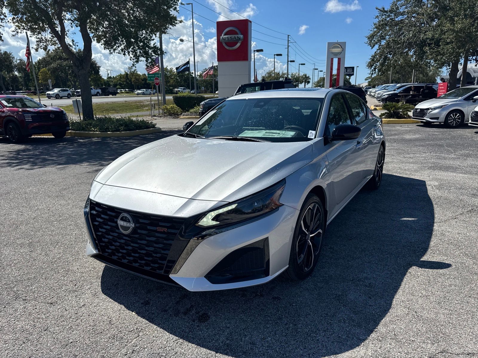 2025 Nissan Altima 2.5 SR photo 2