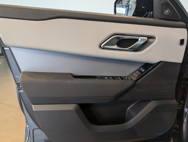 2025 Land Rover Range Rover Velar S photo 6