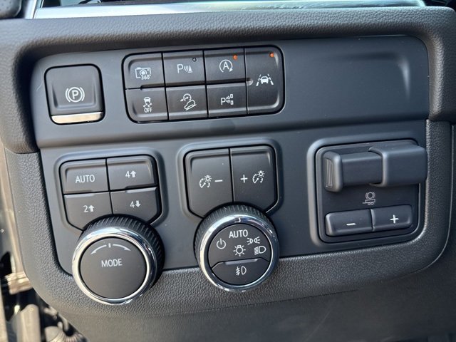 2025 Chevrolet Tahoe Premier photo 4