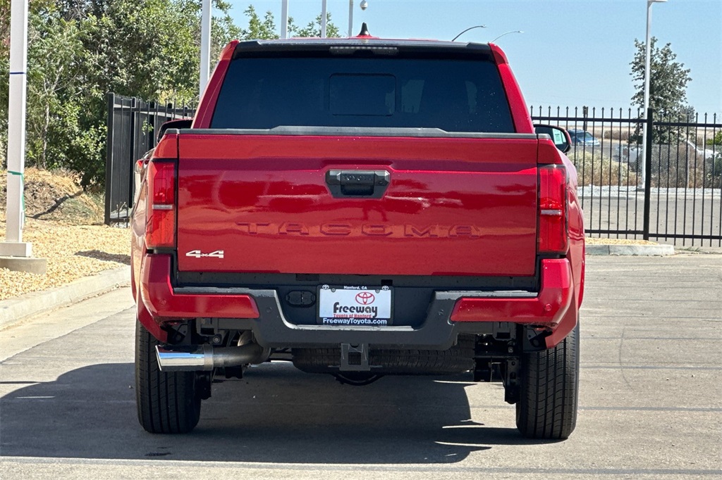 2025 Toyota Tacoma SR5 4x4 Double Cab photo 5