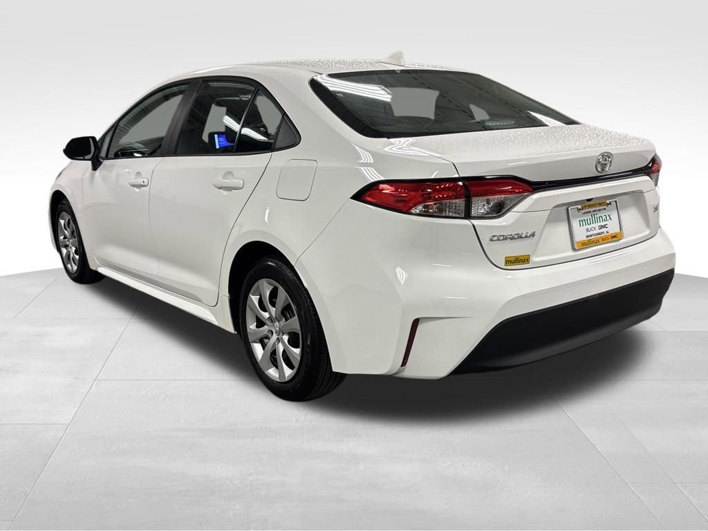 2023 Toyota Corolla LE photo 11