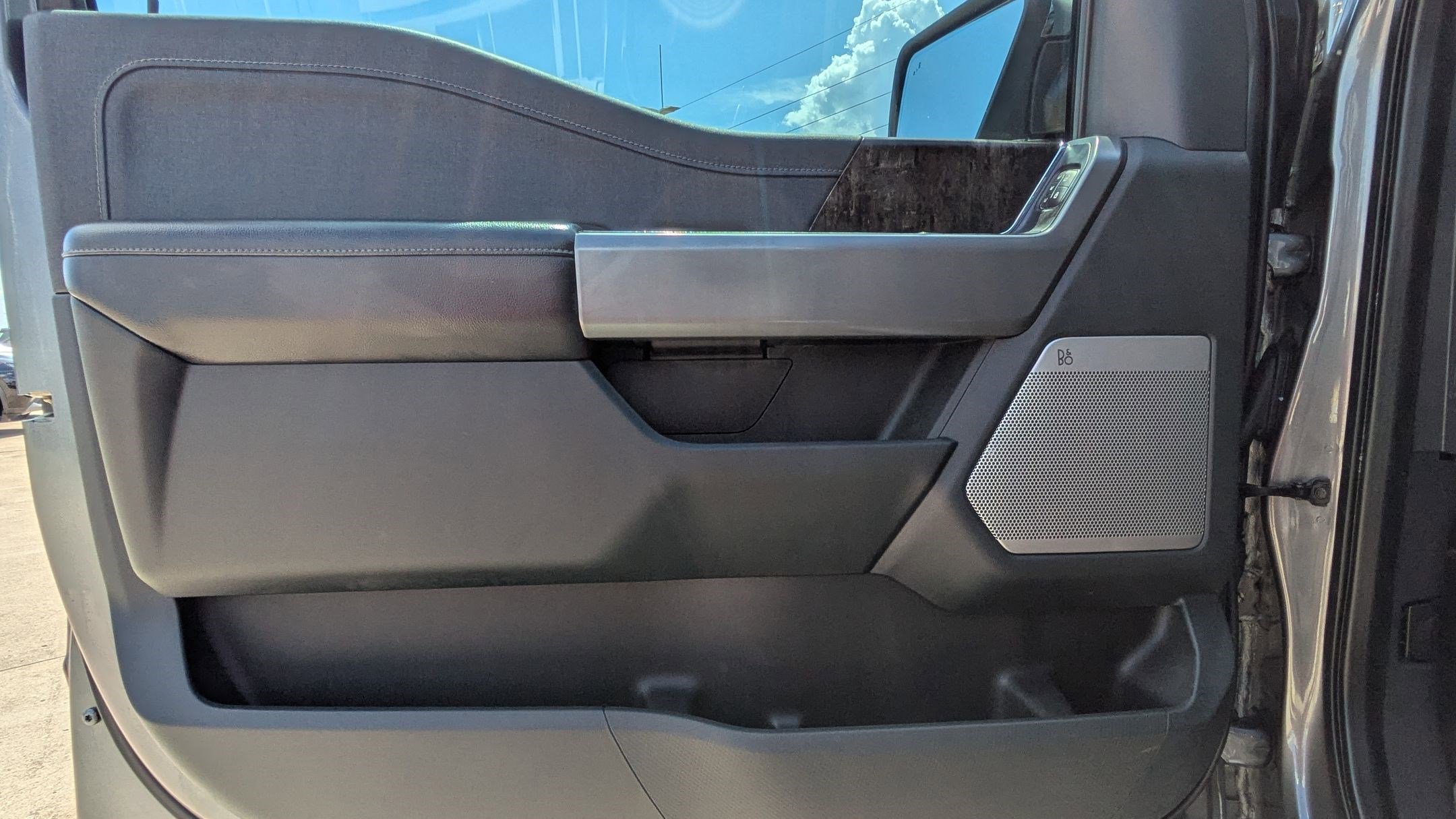 2021 Ford F-150 Lariat photo 12