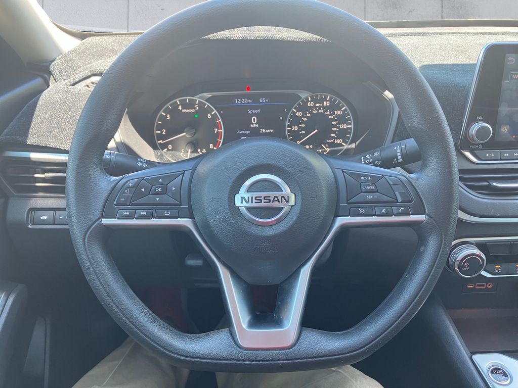 2022 Nissan Altima 2.5 SV photo 8