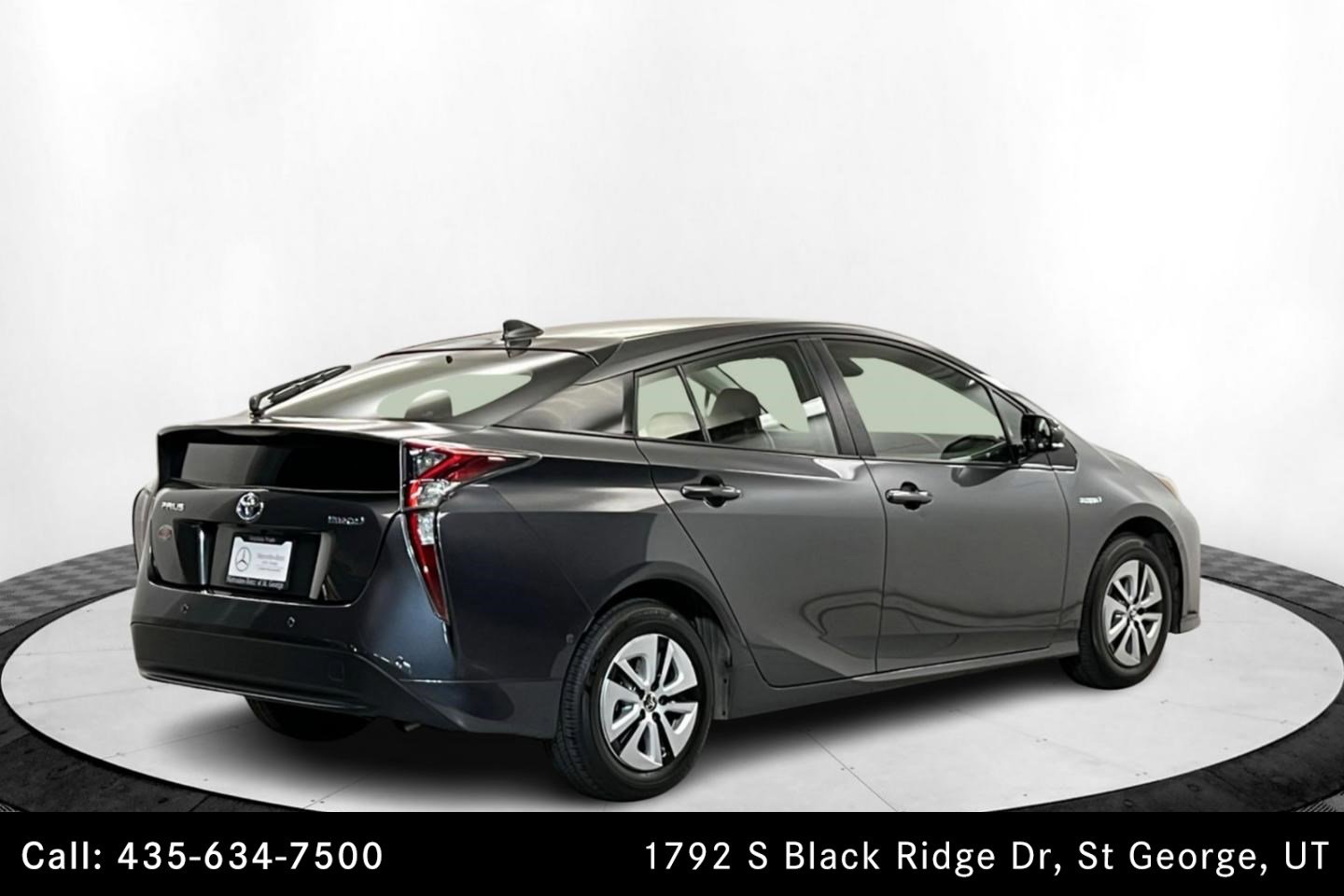 2017 Toyota Prius Two photo 5