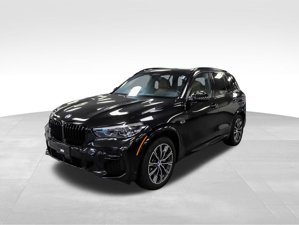 2022 BMW X5 45e's photo