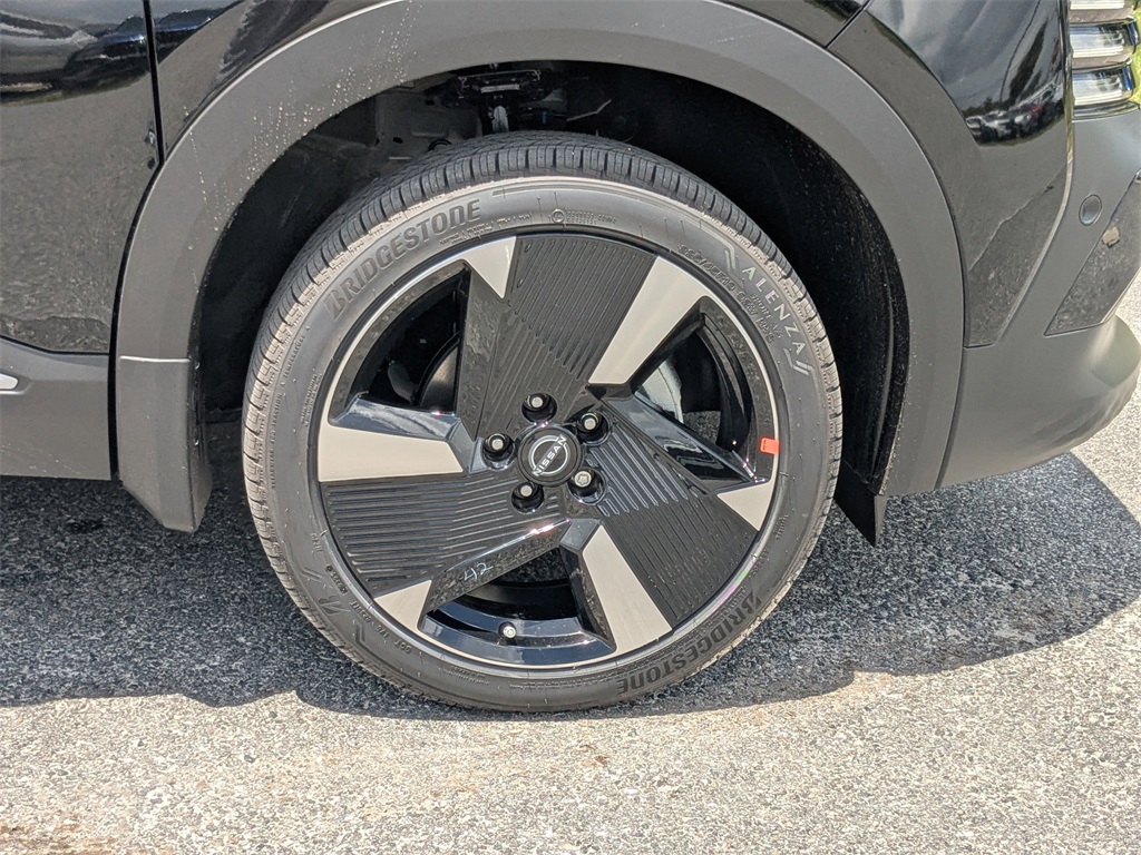 2025 Nissan Kicks SR photo 11