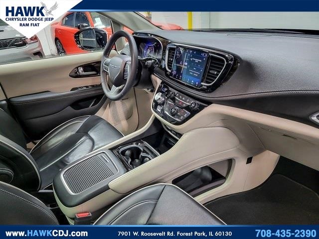 2023 CHRYSLER PACIFICA - Image 33