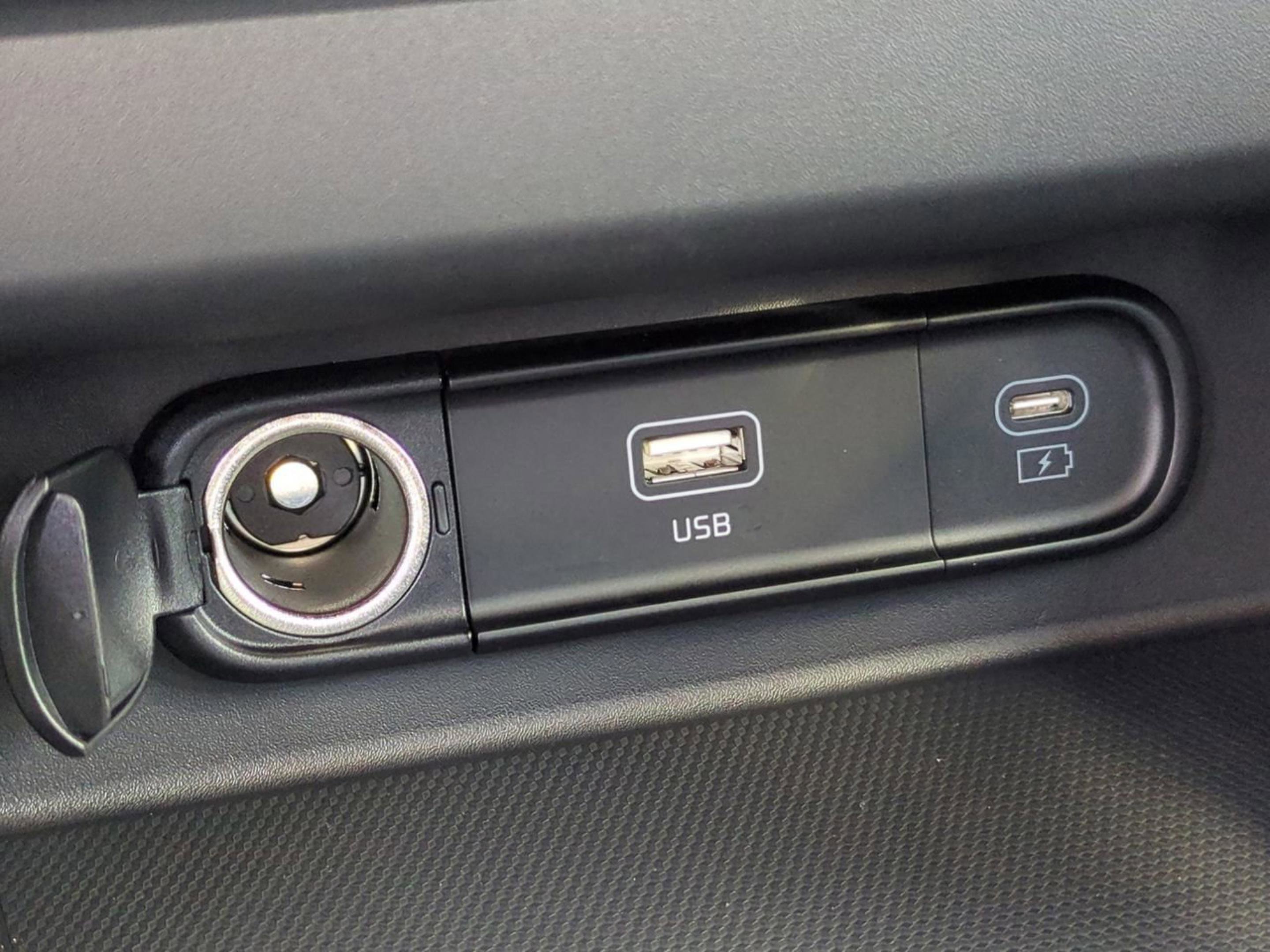 2026 Kia Seltos EX photo 11