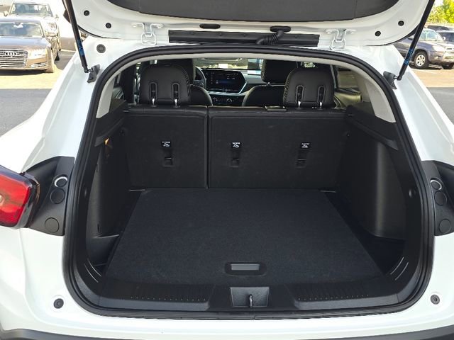 2024 Chevrolet Trax LT photo 17