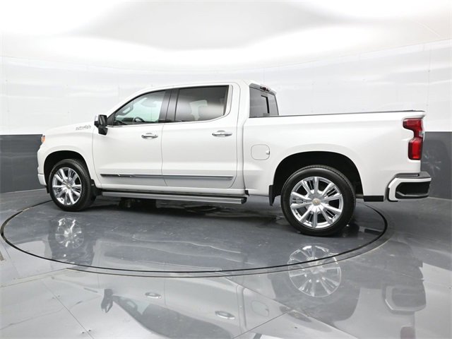 2022 Chevrolet Silverado 1500 High Country photo 3