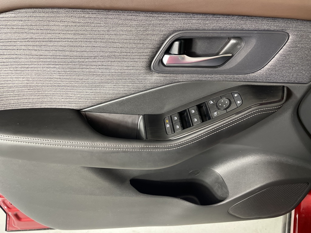 2022 Nissan Rogue SV photo 14