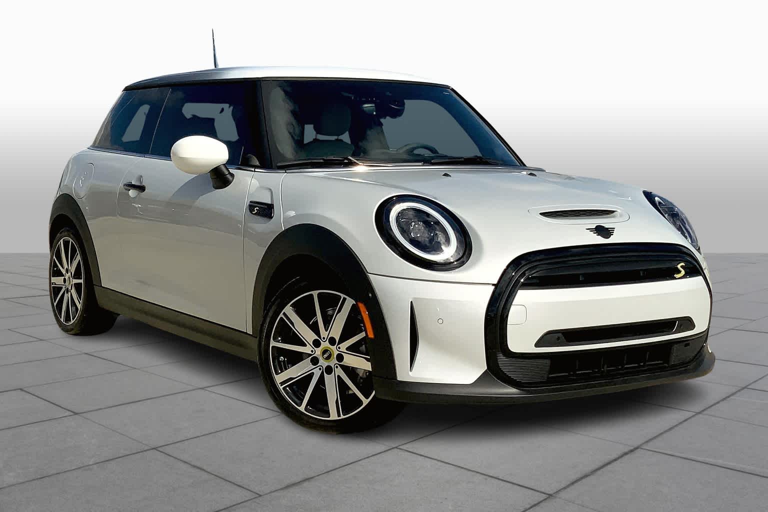 PreOwned 2023 MINI Hardtop 2 Door Cooper SE 2dr Car in ster 