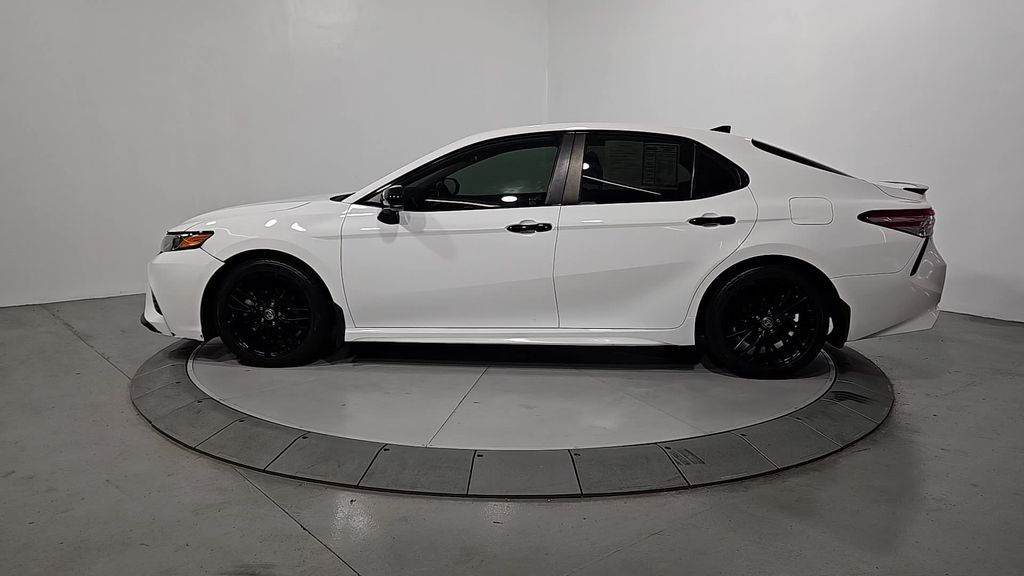 2020 Toyota Camry SE photo 2