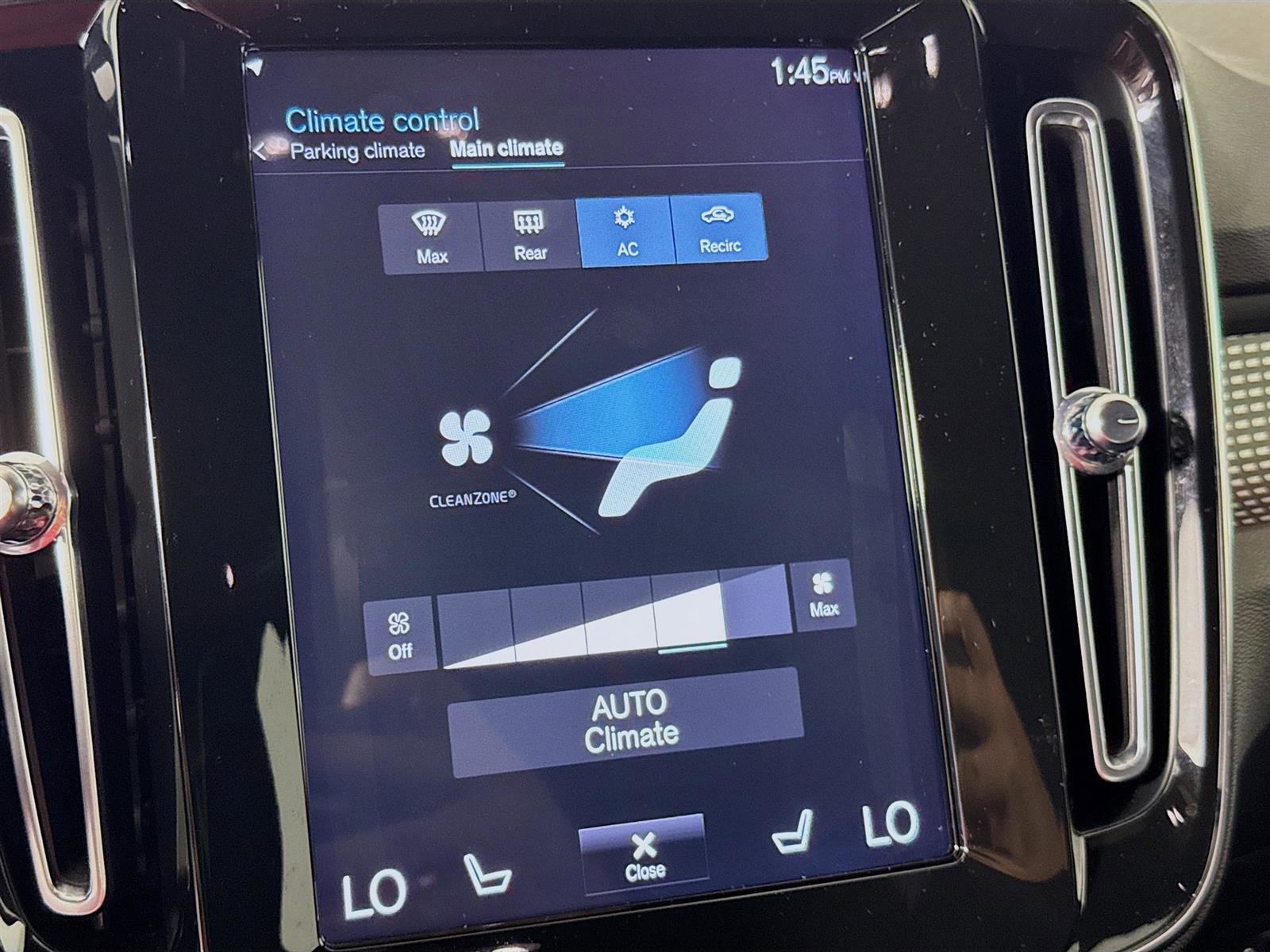 2021 Volvo XC40 T5 R-Design photo 18