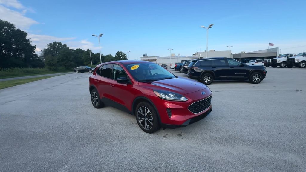 2022 Ford Escape SE photo 2