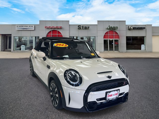 2023 MINI Convertible S's photo