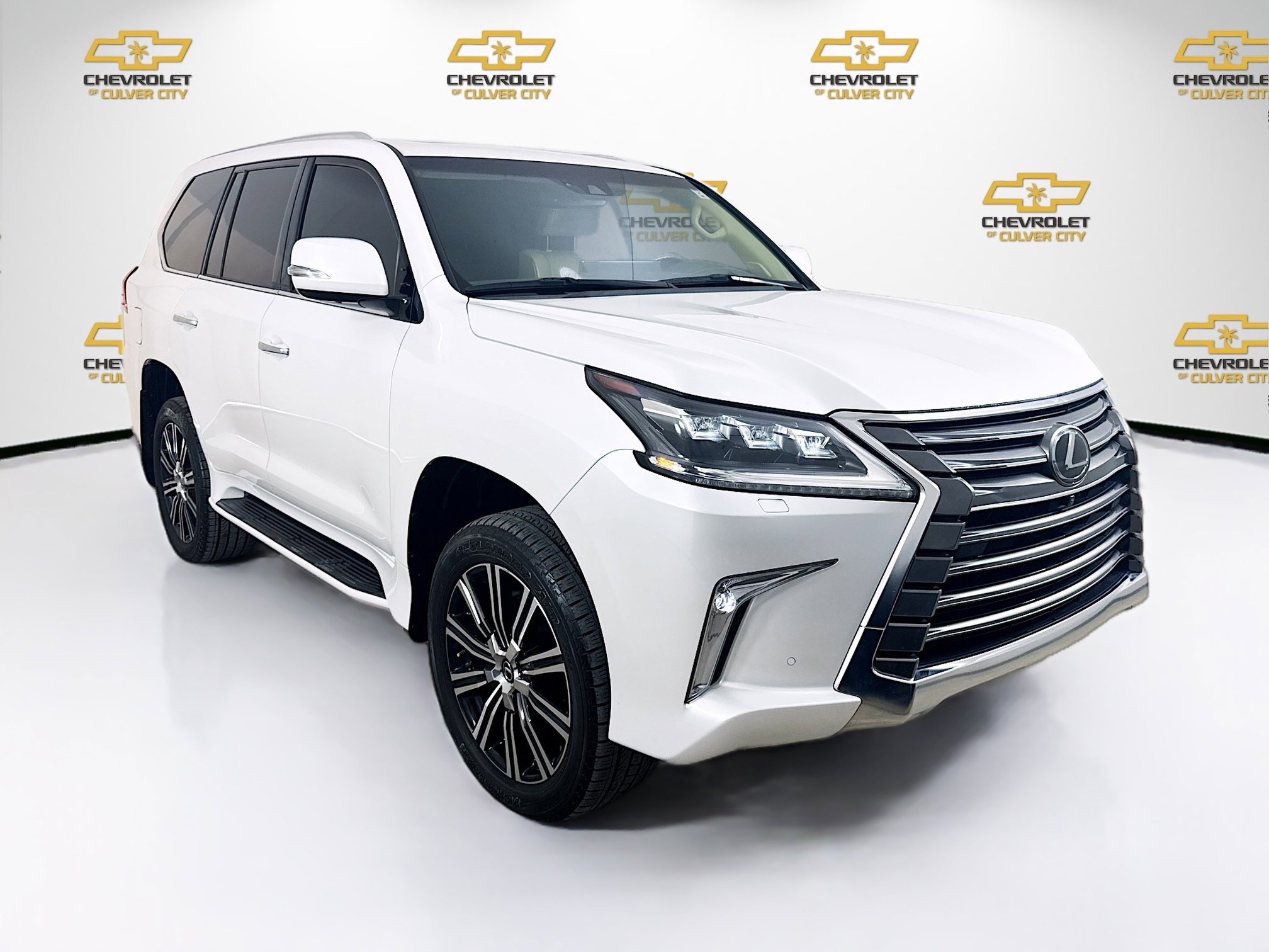2020 Lexus LX 570's photo