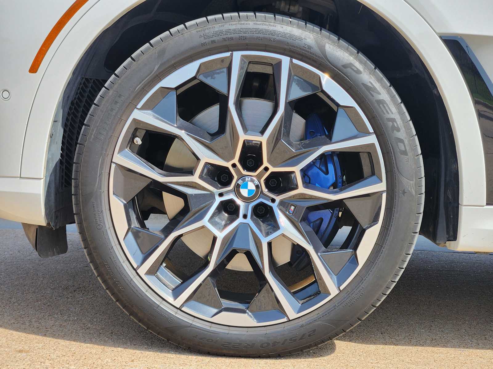 2025 Bmw X7 M60i photo 6