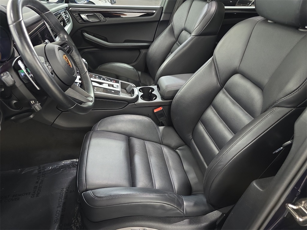2023 Porsche Macan Base photo 4