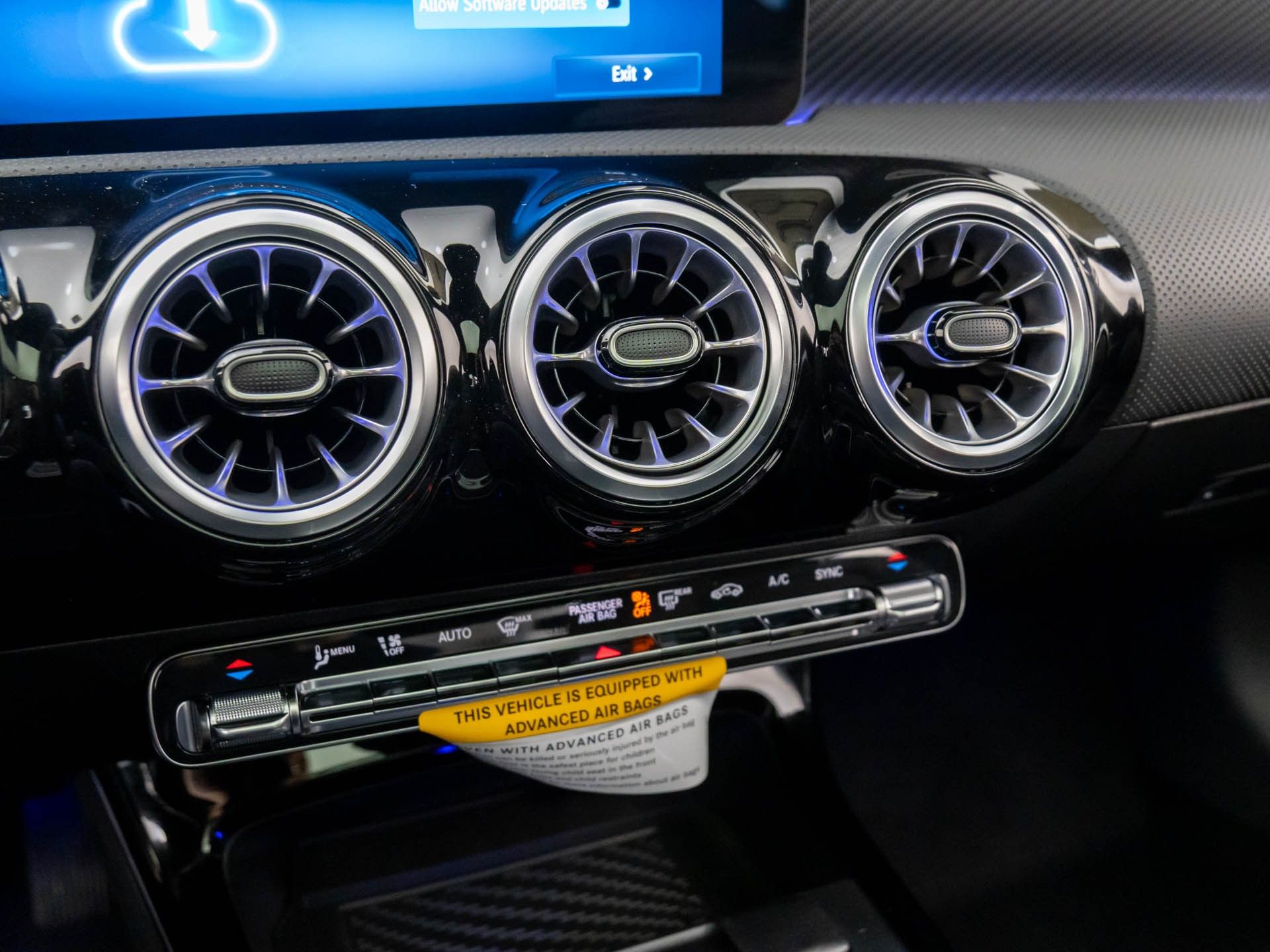 2025 Mercedes Benz CLA 250 4MATIC photo 17