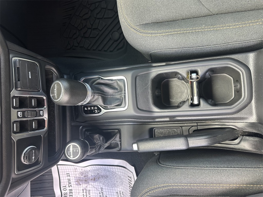 2024 Jeep Gladiator photo 17