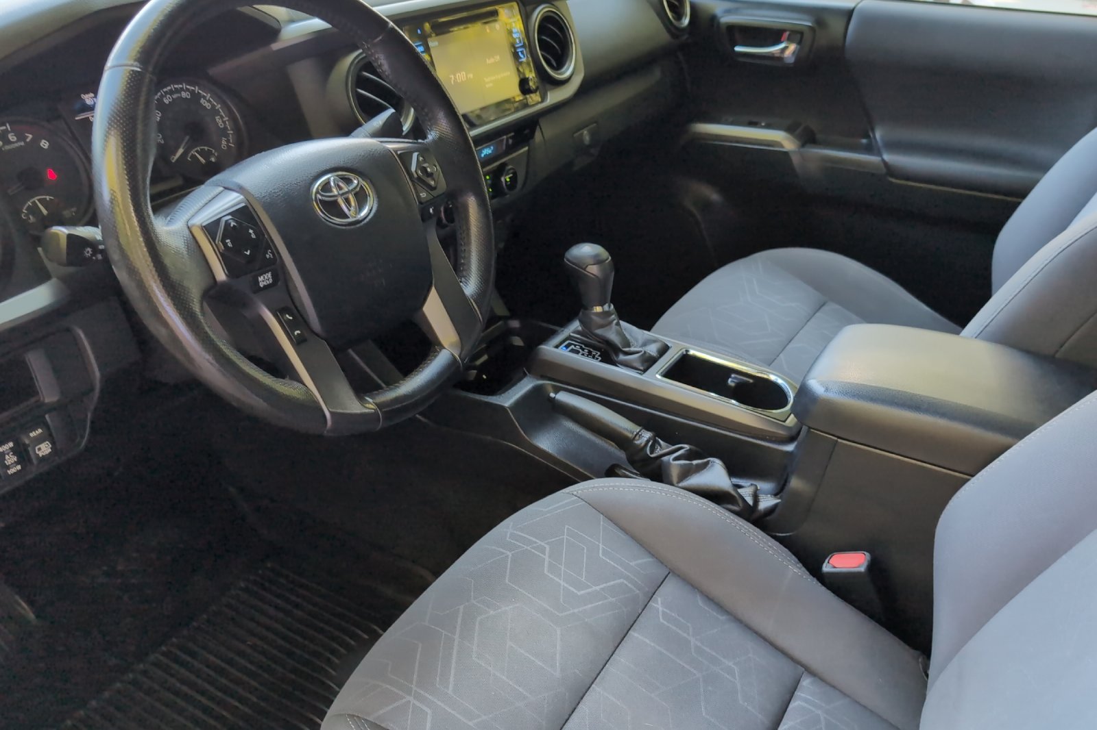 2017 Toyota Tacoma SR5 Sport TRD Pro photo 9