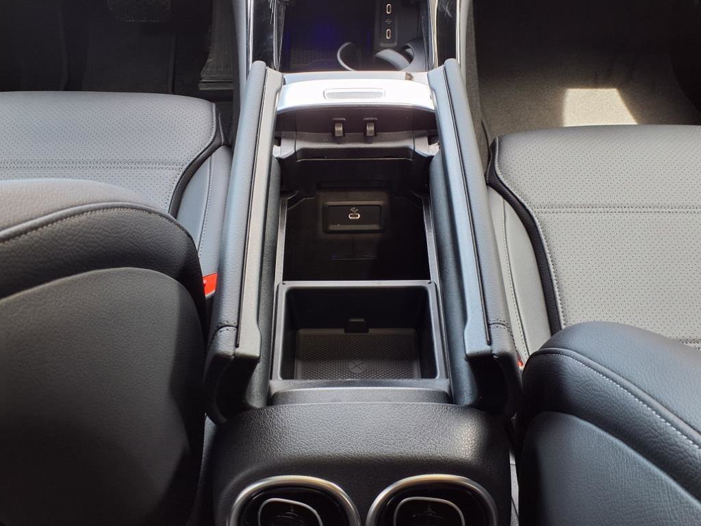 2025 Mercedes Benz GLC 300 4MATIC photo 18