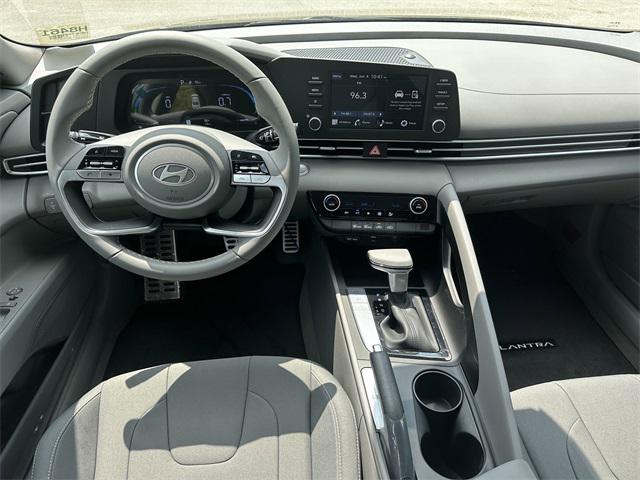2025 Hyundai Elantra SEL Sport photo 22
