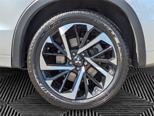 2023 Mitsubishi Outlander SEL photo 9