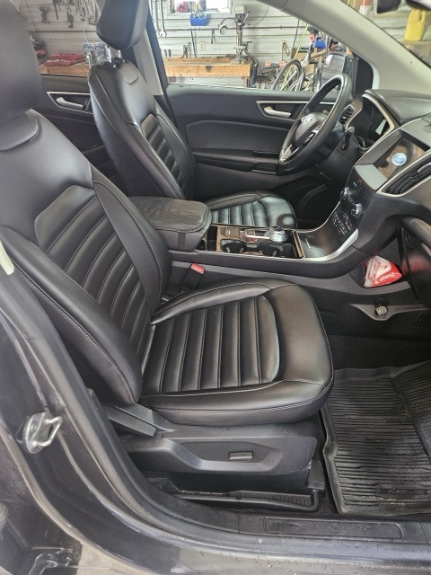 2020 Ford Edge SEL photo 6