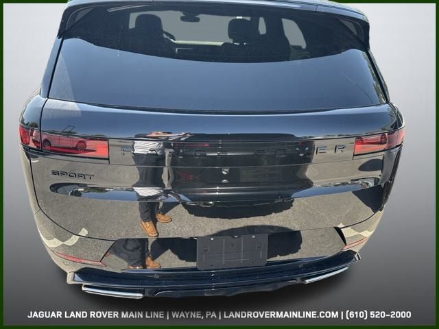 2025 Land Rover Range Rover Sport SE photo 4