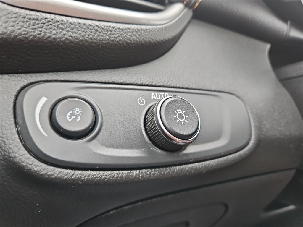 2022 Chevrolet Trax LS photo 21