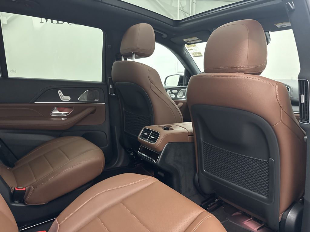 2026 Mercedes Benz GLS 450 4MATIC photo 24