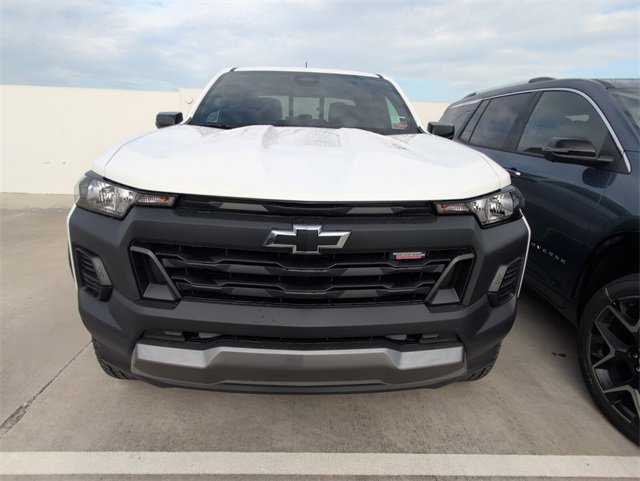 2026 Chevrolet Colorado Trail Boss photo 2