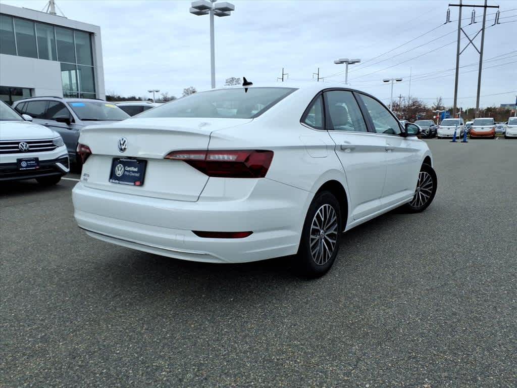 2021 Volkswagen Jetta SE R-Line photo 4
