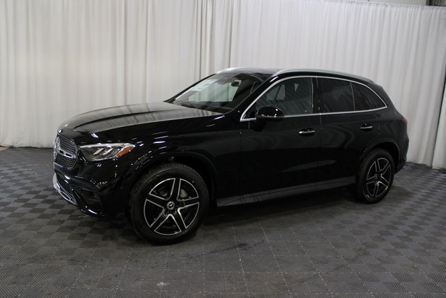 2026 Mercedes Benz GLC 300 4MATIC photo 3