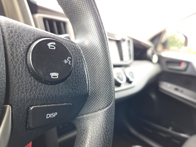 2015 Toyota RAV4 LE photo 22