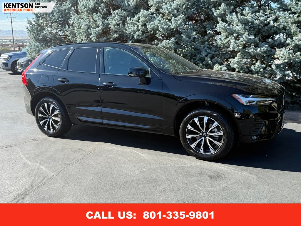 2025 Volvo XC60 B5 Plus photo 11