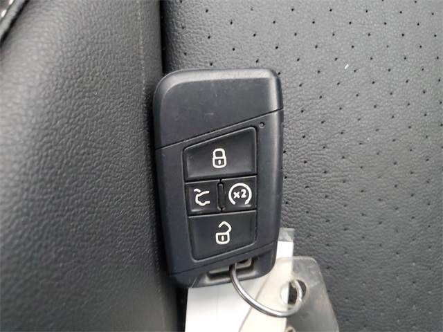 2022 Volkswagen Tiguan SE R-Line Black photo 18